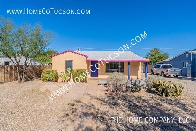 Building Photo - 3949 E 2nd St