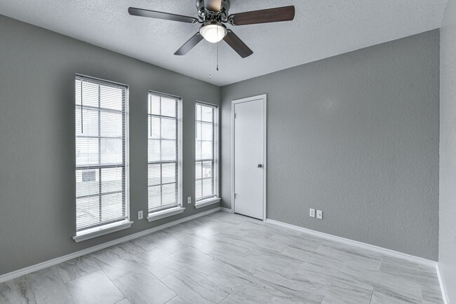 Building Photo - Stunning 4-Bedroom Home in Temple, TX