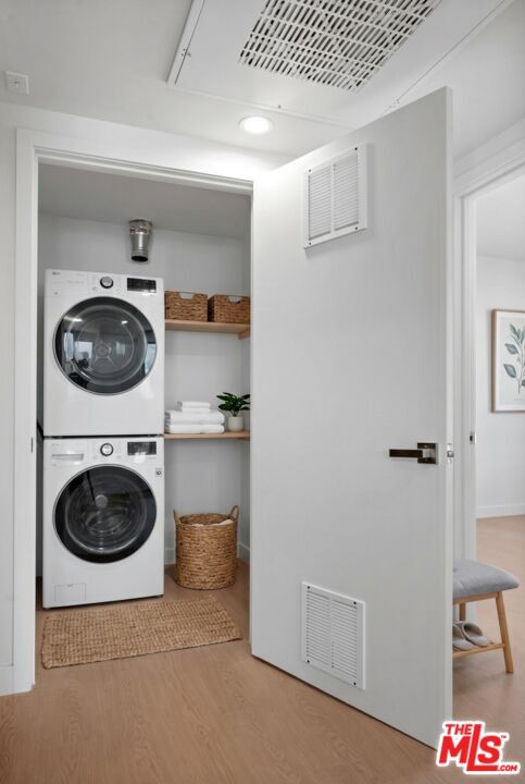 Building Photo - 1717 Winona Blvd