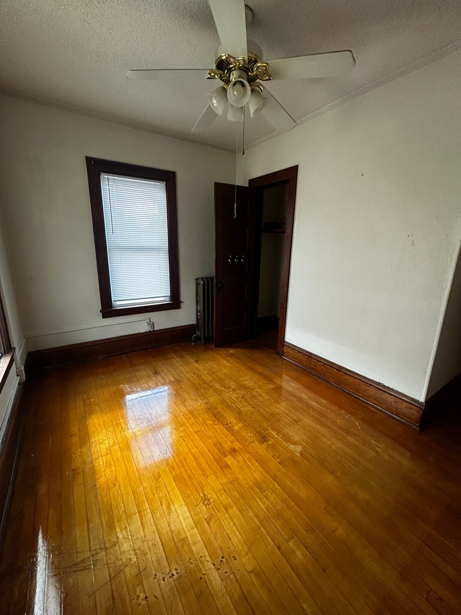 Bedroom - 410 5th St NE