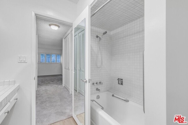 Building Photo - 825 S Gretna Green Way