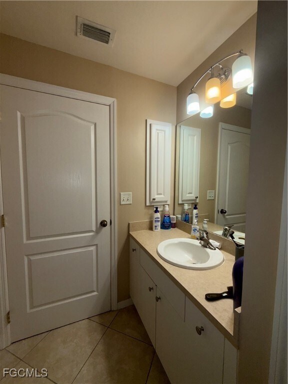 Building Photo - 1034 NE 13th Pl