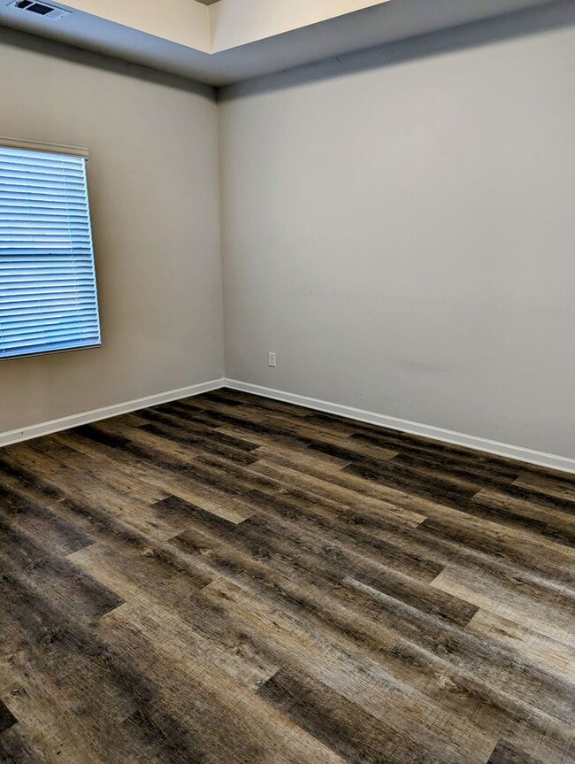 Building Photo - Beautiful 2 Bedroom 2 Bath off of Meriweather Road