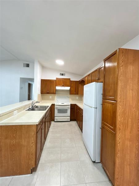 Building Photo - 417 SW 25th Terrace
