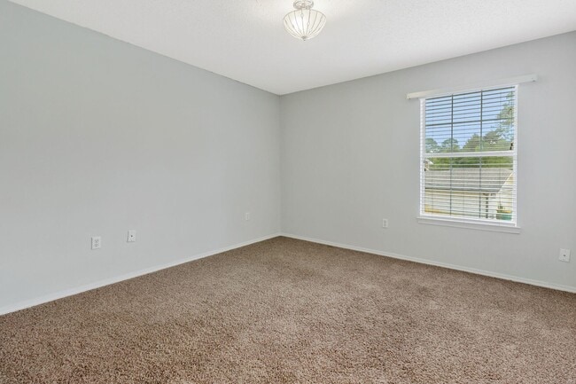 Building Photo - 1828 Sod Dr