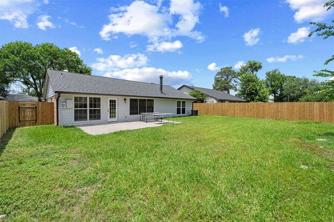 Building Photo - 20102 Woodhall Ln