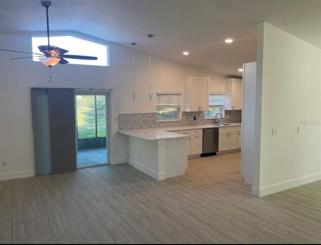 Building Photo - 7235 Hunterdon Dr