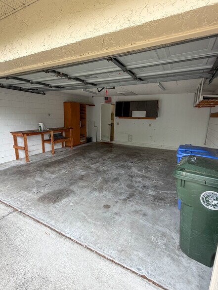 Garage - 1001 Burnett St