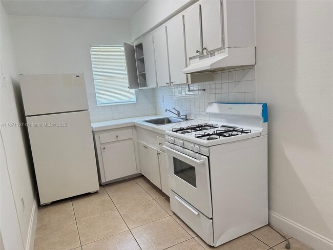 Primary Photo - 4300 SW 67th Ave