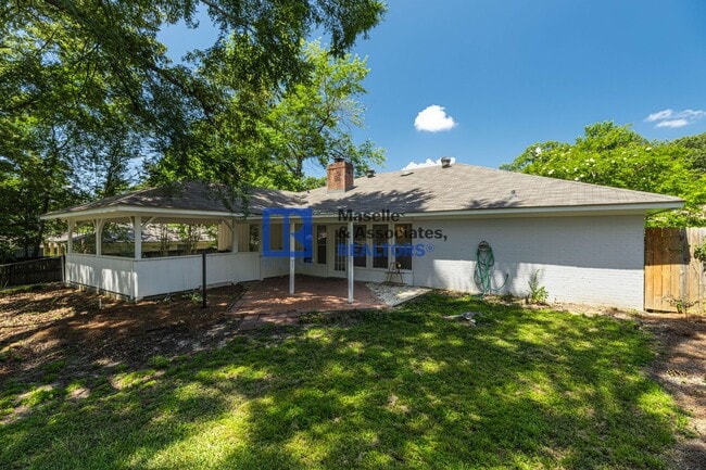 Building Photo - Charming 4-Bed, 2.5-Bath Home in the Heart...