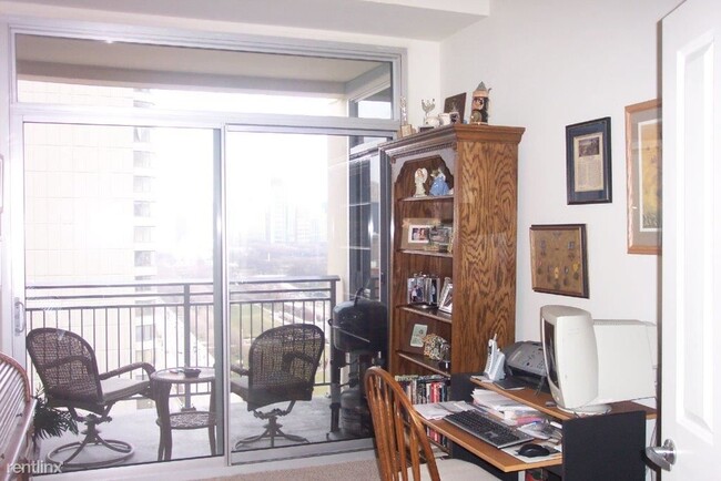 Building Photo - 1 br, 2 bath Condo - 1250 South Michigan A...