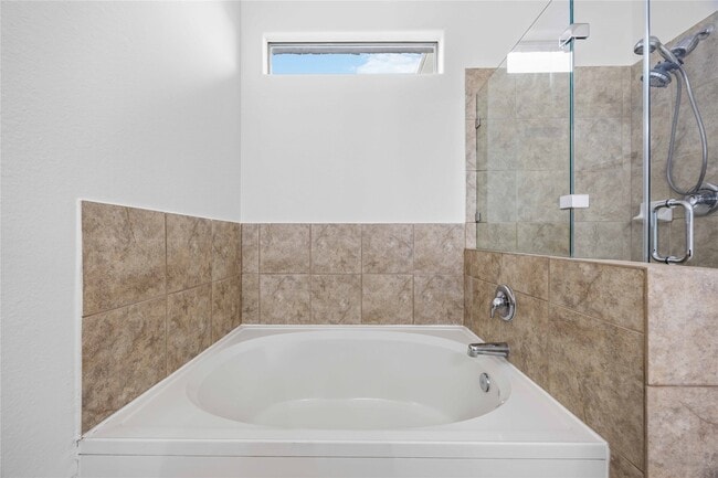 Building Photo - 5803 Camelia Evergreen Ln