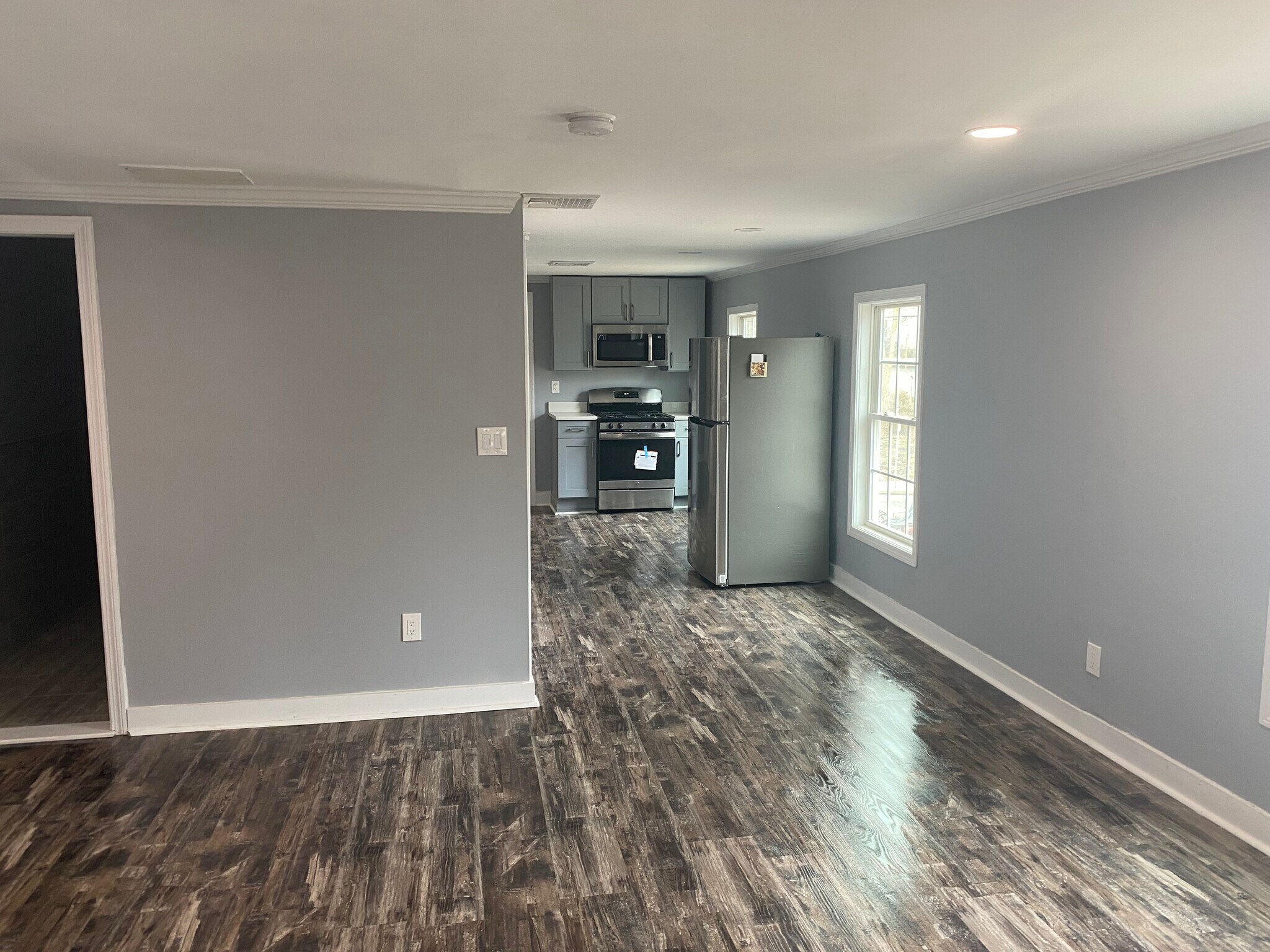 Building Photo - 44 Bridgeport Ave