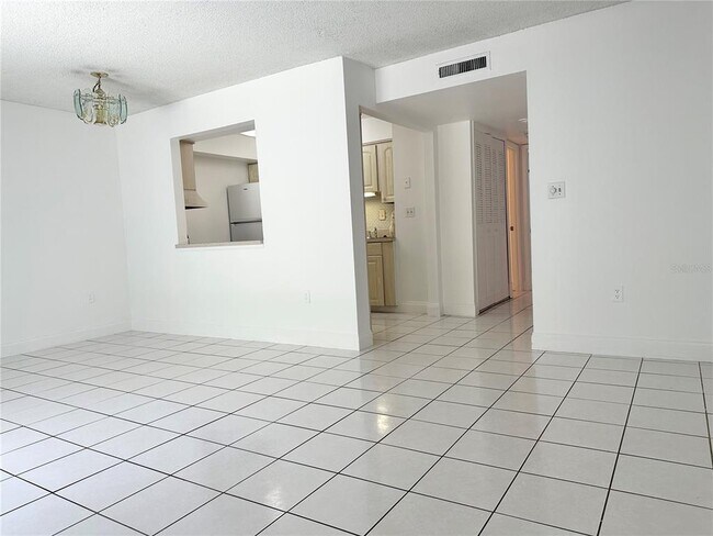 Building Photo - 525 Conway Rd