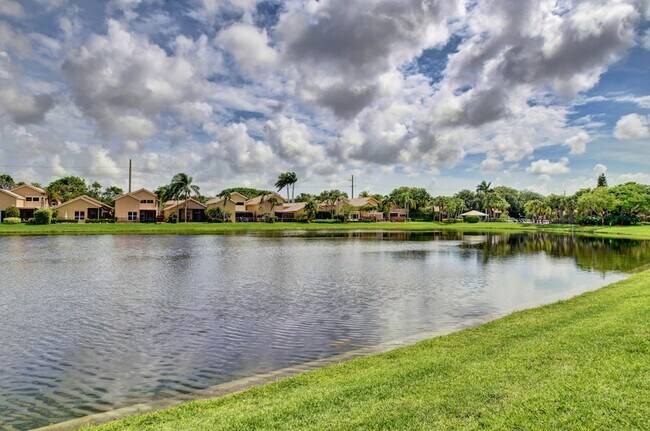 Building Photo - 2479 NW 66th Dr