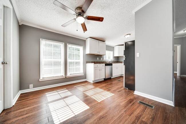 Building Photo - 1128 Drew Rd