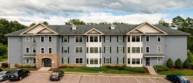 Building Photo - 1 Bedroom Apartment with lots of Natural L...