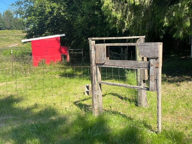 Building Photo - Charming 2BR House in Spanaway