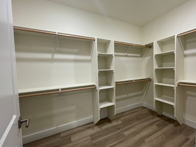 Building Photo - 410 4th St