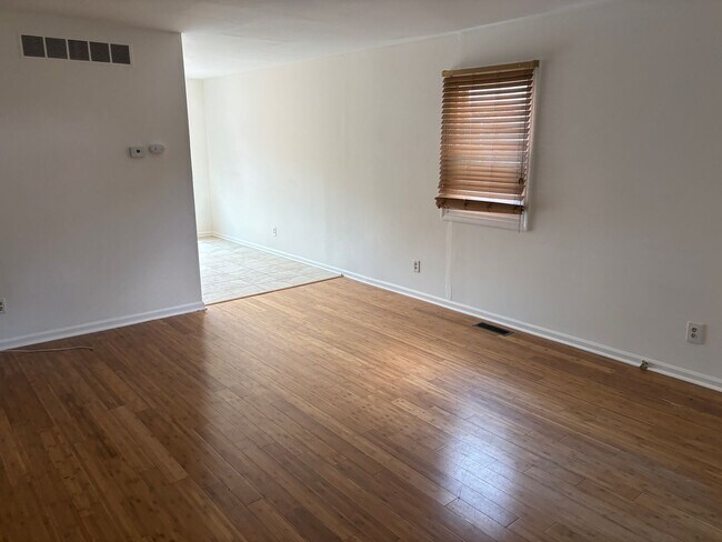 Building Photo - 3 Bed Single family in Morton