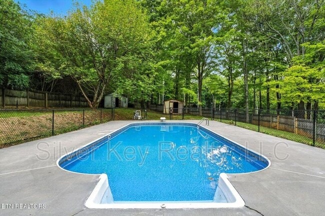 Building Photo - 1113 Springfield Dr