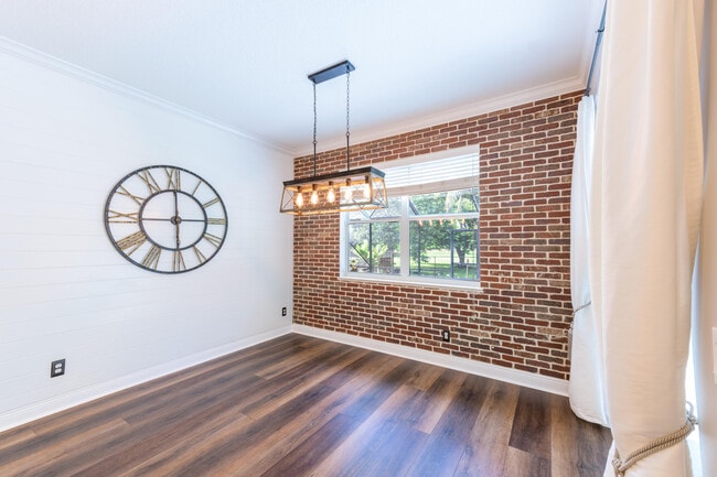 Building Photo - 3315 SE W Snow Rd