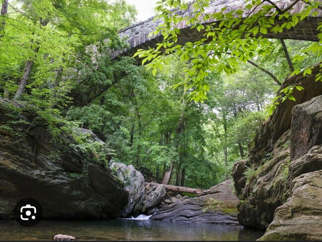 Wissahickon trails - 15 min - 6119 W Columbia Ave