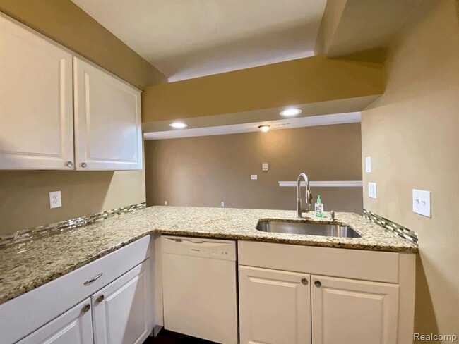 Building Photo - 1504 Meadowside Dr