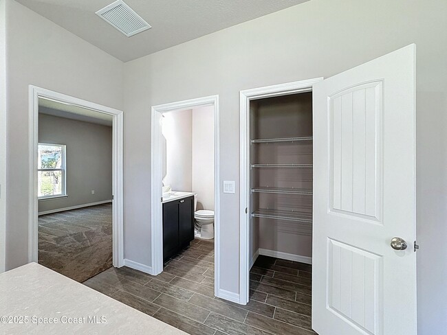 Building Photo - 512 L M Davey Ln