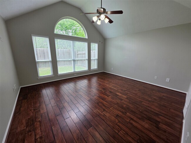 Building Photo - 5218 Cottonwood Creek Ln