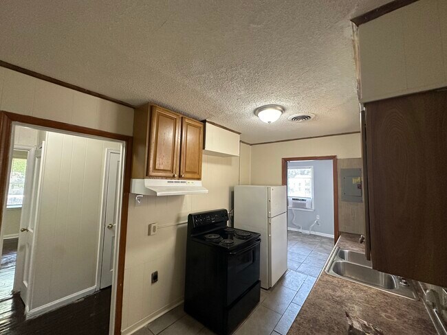 Building Photo - 454 E Norwood Ave