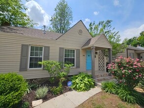 Building Photo - 1718 NE 20th St