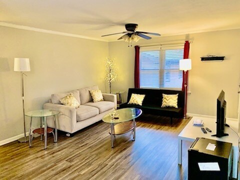 Building Photo - 1010 Scott Blvd