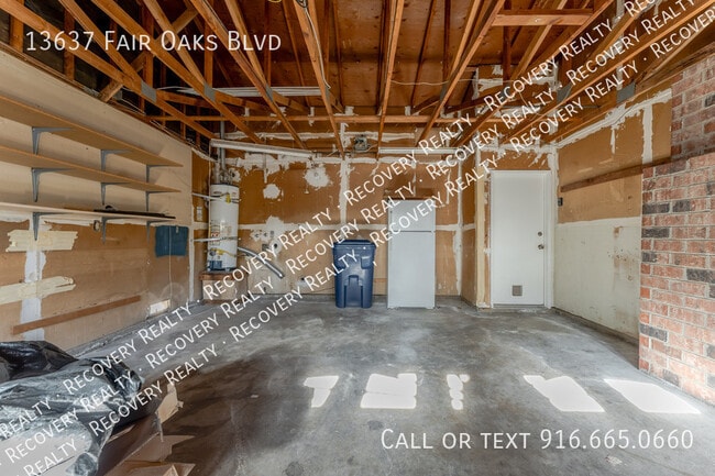 Building Photo - 13637 Fair Oaks Blvd