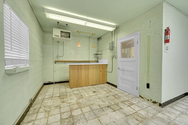 Building Photo - $2,695 - 3 Bed, 1 Bath Updated Home in Den...