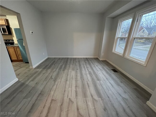 Building Photo - 3633 Tullamore Rd