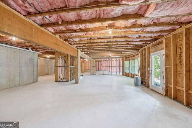 Building Photo - 226 Haney Rd
