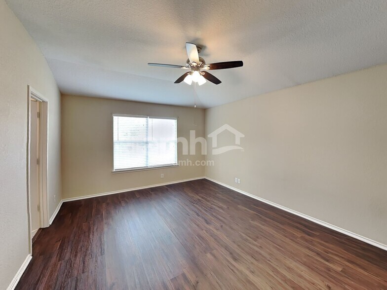Building Photo - 12139 Karnes Way