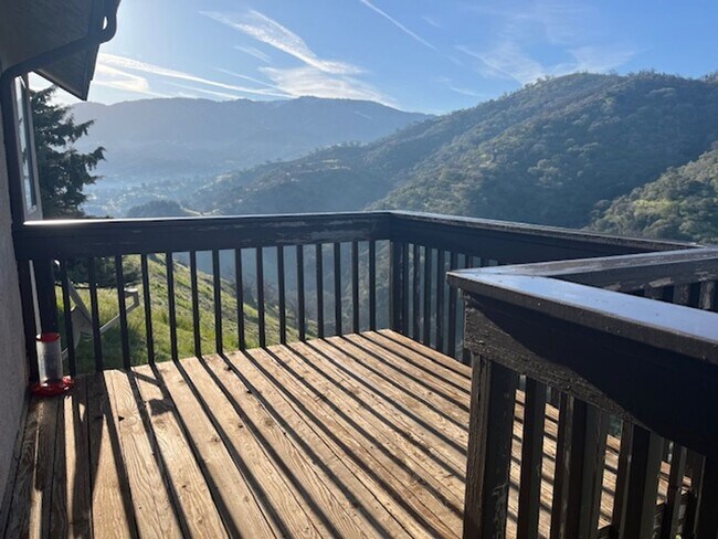 Building Photo - Amazing Mountain Views...