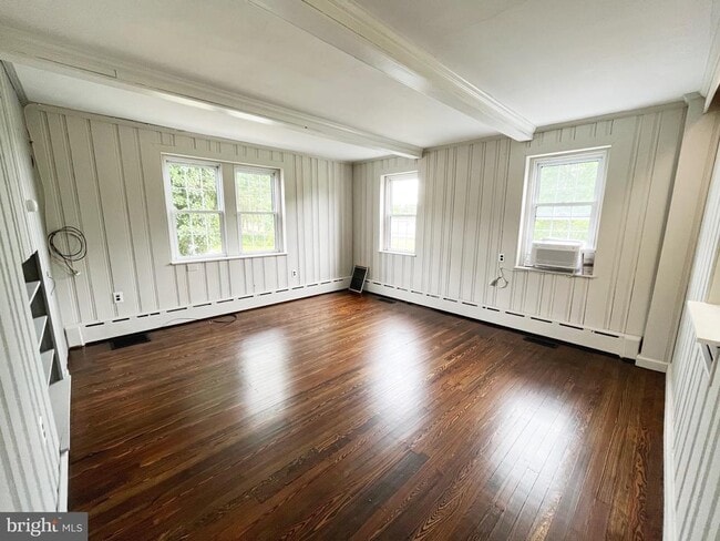 Building Photo - 1056 W Germantown Pike