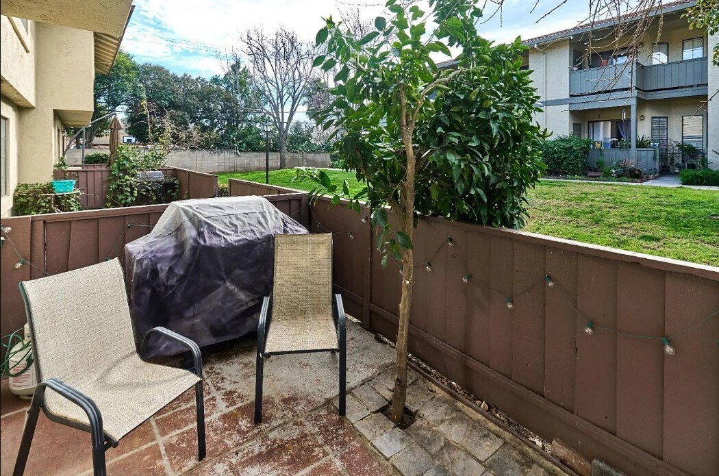 Building Photo - 235 Kenbrook Cir