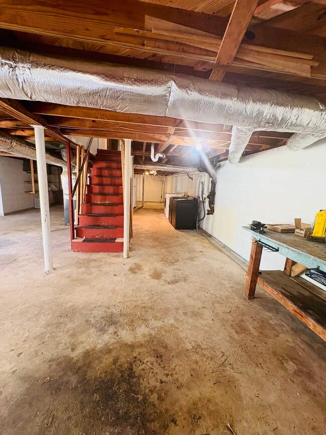 Building Photo - 709 Bounty Dr