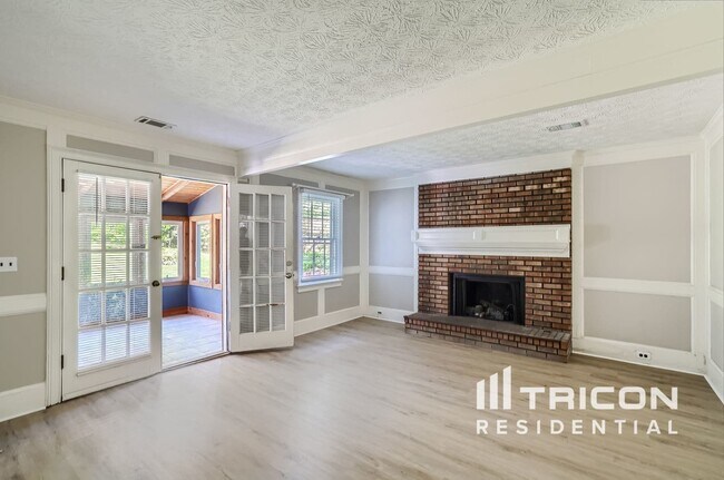 Building Photo - 3321 Manchester Dr SW