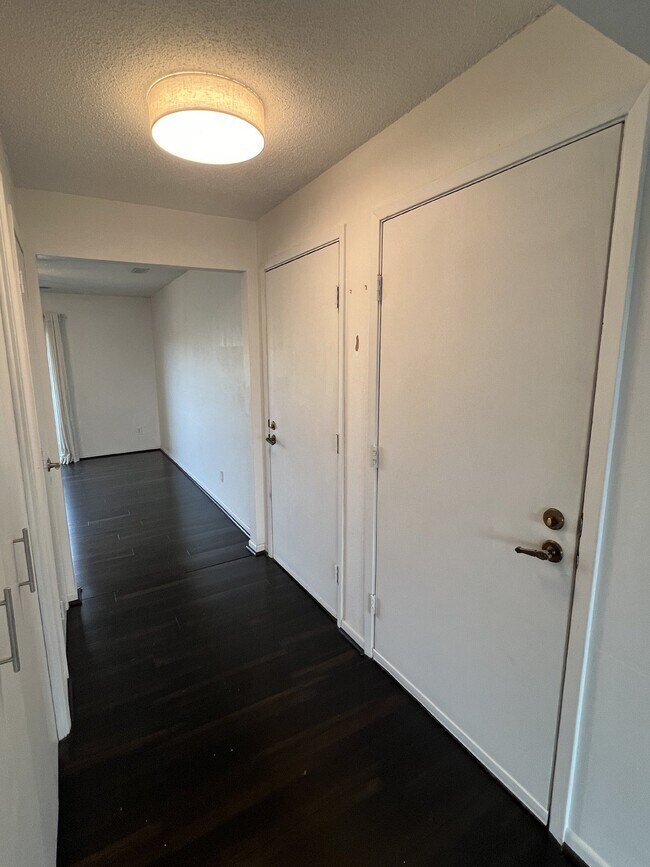 Building Photo - 9309 Sandler Dr