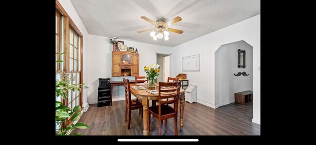 Building Photo - 1820 Whispering Hills Trl