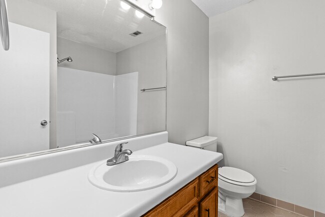 Building Photo - 622 Ridgefield Dr