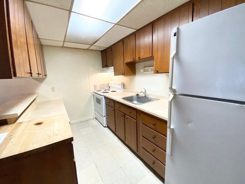 #7, #9, & #10 - 2740 University Ave