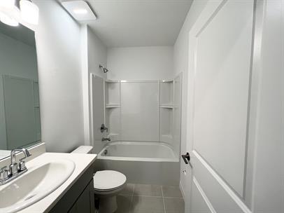 Building Photo - 5545 Tranquila Ln