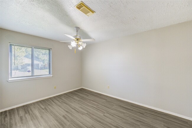 Building Photo - 1510 Chestnut Tree Ln