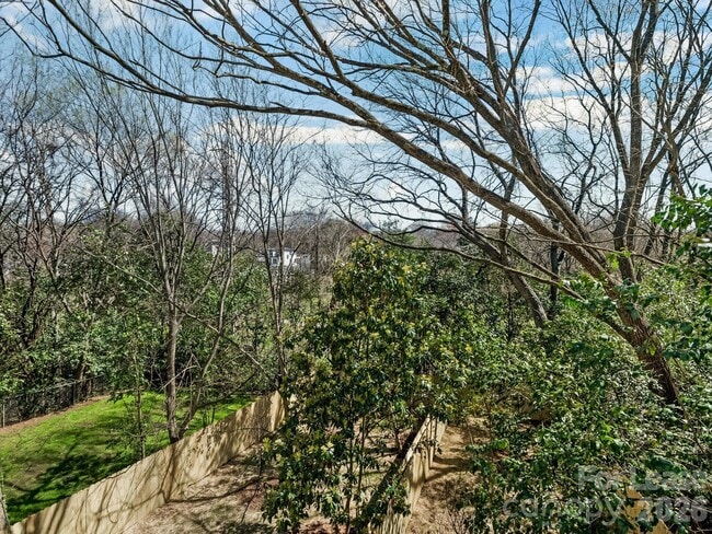 Building Photo - 1310 N Davidson St